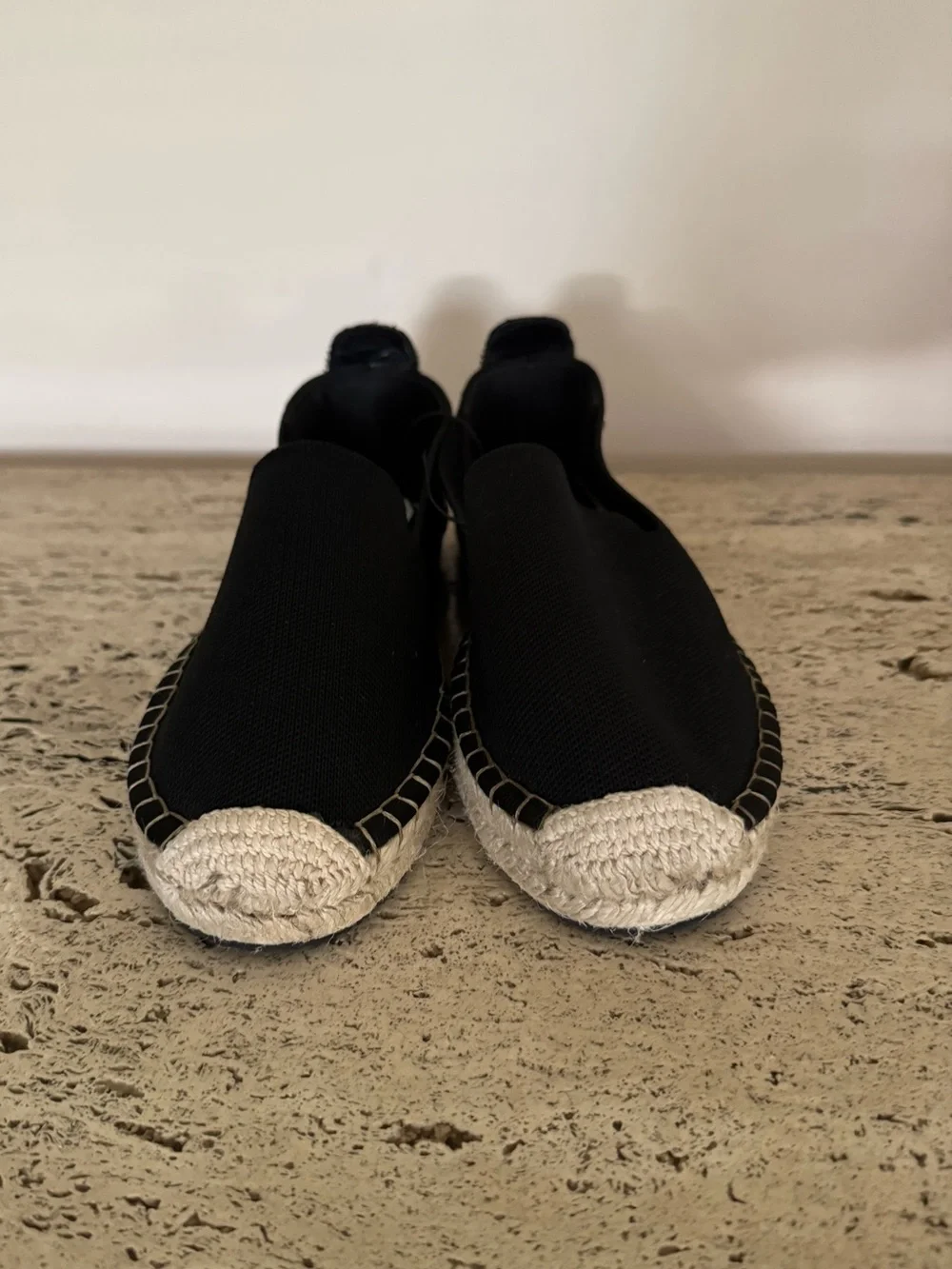 NWOB DKNY MALLANDRA ESPADRILLE. Size 8M. MSRP $119